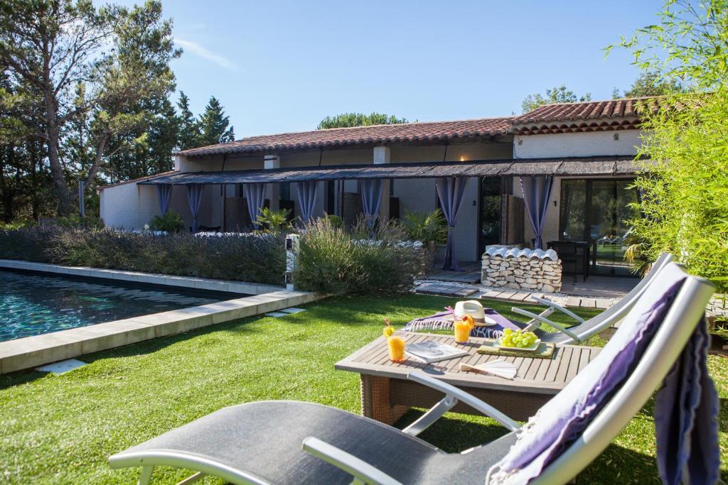 L'Auberge De L'Aubergine Eygalières Habitación foto